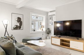 Stylish and spacious apartment in city center